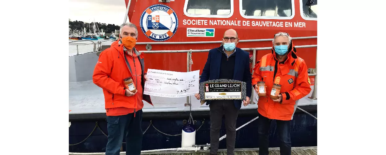 Le Grand Léjon oeuvre en faveur de la station SNSM de Saint-Quay Portrieux