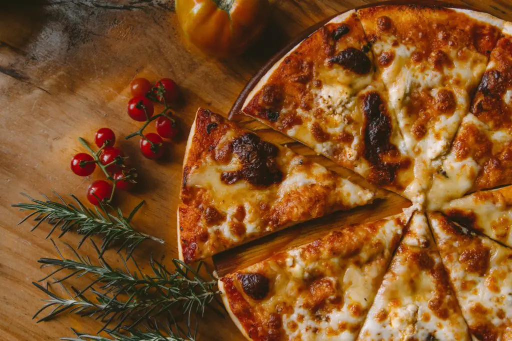 Pizza à l'émietté de thon